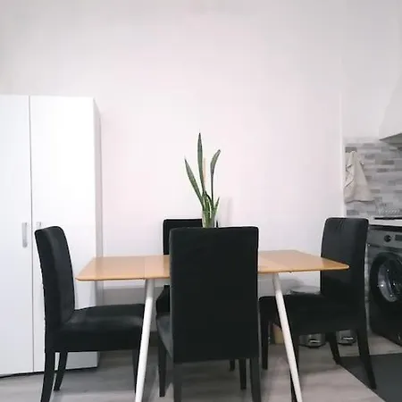 Apartamento T1 Em Paco De Arcos. Lejlighed *